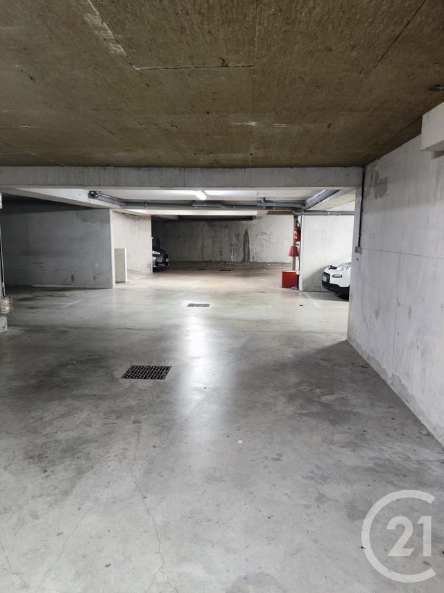 Parking &agrave; louer - 10 m2 - Trets - 13 - PROVENCE-ALPES-COTE-D-AZUR