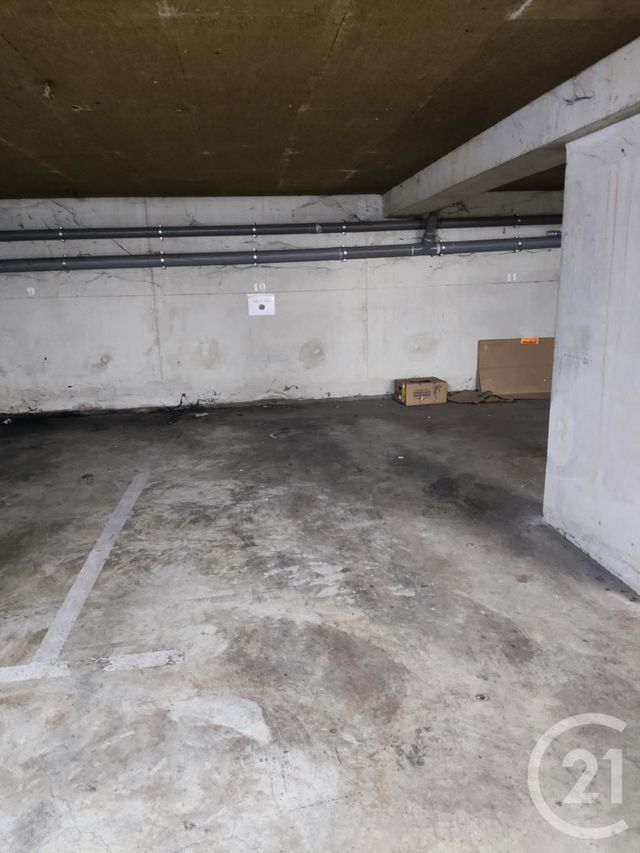 Parking &agrave; louer - 10 m2 - Trets - 13 - PROVENCE-ALPES-COTE-D-AZUR