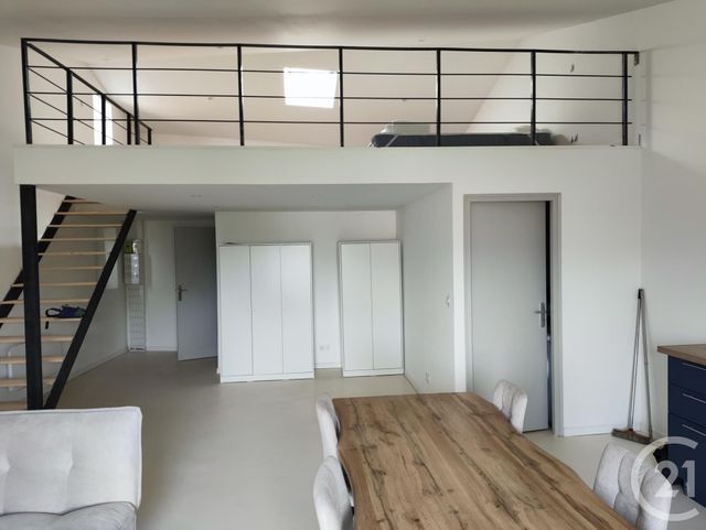 Appartement T1 &agrave; louer - 1 pi&egrave;ce - 48,20 m2 - Trets - 13 - PROVENCE-ALPES-COTE-D-AZUR
