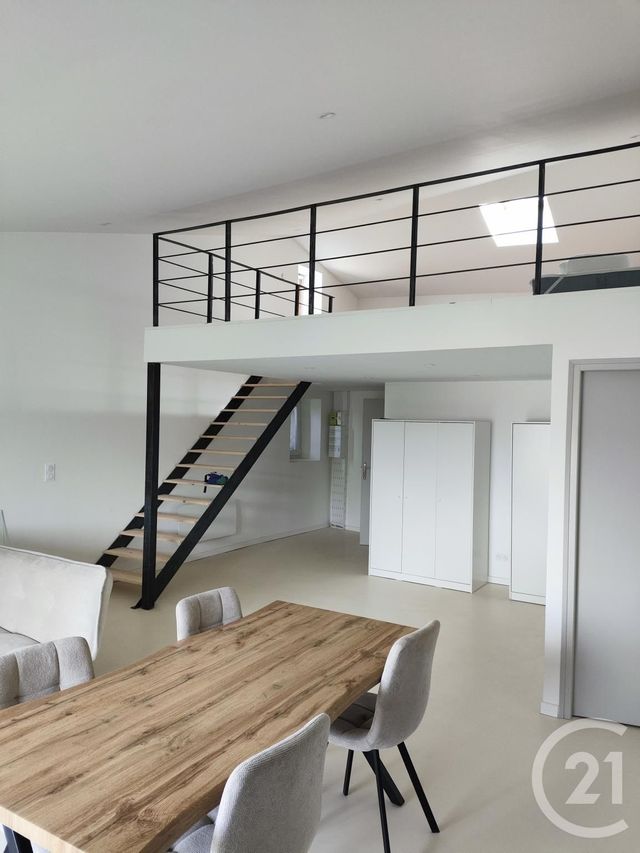 Appartement T1 &agrave; louer - 1 pi&egrave;ce - 48,20 m2 - Trets - 13 - PROVENCE-ALPES-COTE-D-AZUR