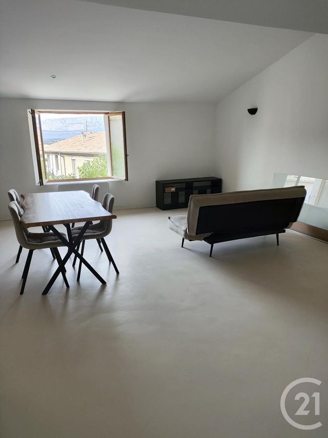 Appartement T1 &agrave; louer - 1 pi&egrave;ce - 48,20 m2 - Trets - 13 - PROVENCE-ALPES-COTE-D-AZUR