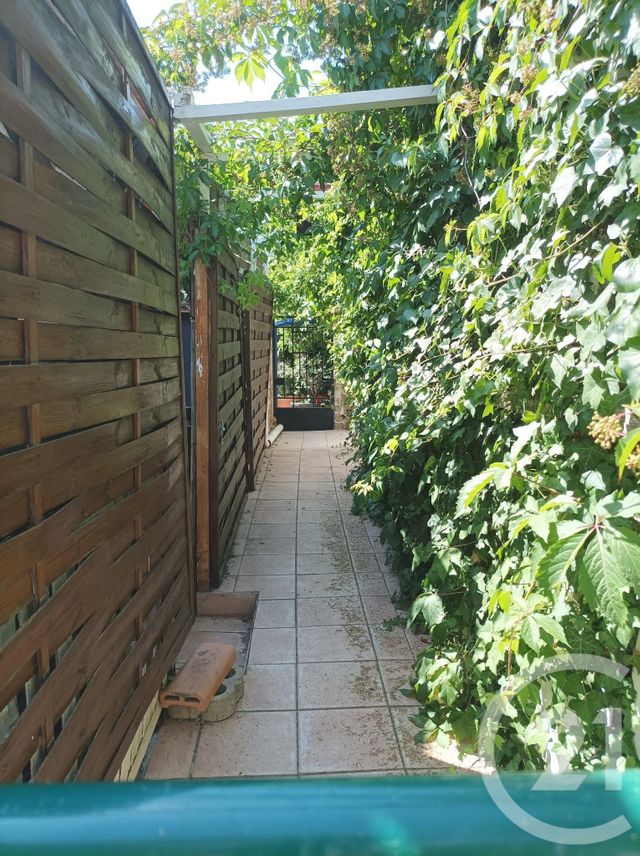 Appartement Studio &agrave; louer - 2 pi&egrave;ces - 30 m2 - Gardanne - 13 - PROVENCE-ALPES-COTE-D-AZUR