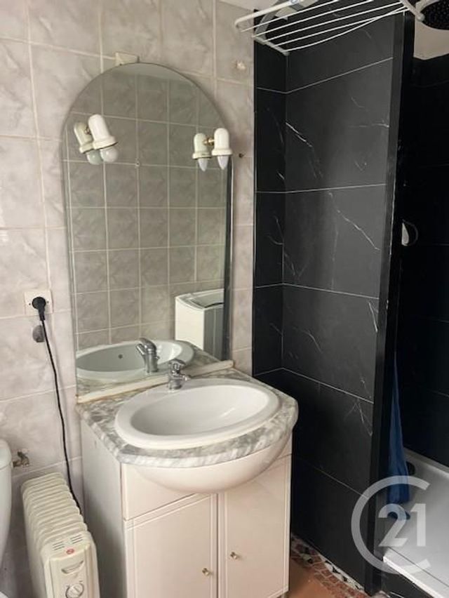 Appartement Studio &agrave; louer - 1 pi&egrave;ce - 14,51 m2 - Gardanne - 13 - PROVENCE-ALPES-COTE-D-AZUR