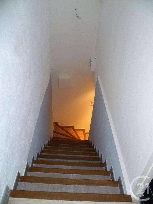 Maison &agrave; louer - 2 pi&egrave;ces - 63 m2 - St Maximin La Ste Baume - 83 - PROVENCE-ALPES-COTE-D-AZUR