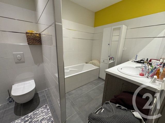 Maison &agrave; louer - 4 pi&egrave;ces - 101,73 m2 - Pourrieres - 83 - PROVENCE-ALPES-COTE-D-AZUR