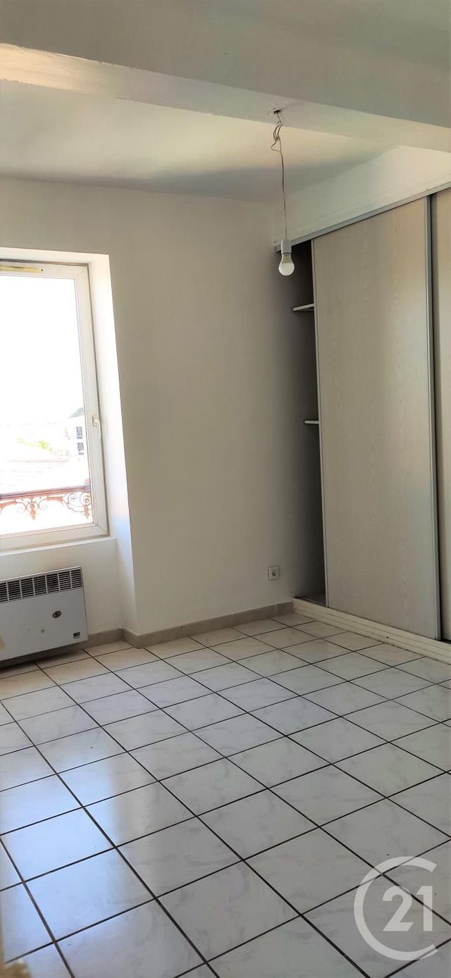 Appartement F3 &agrave; louer - 3 pi&egrave;ces - 65,17 m2 - Trets - 13 - PROVENCE-ALPES-COTE-D-AZUR