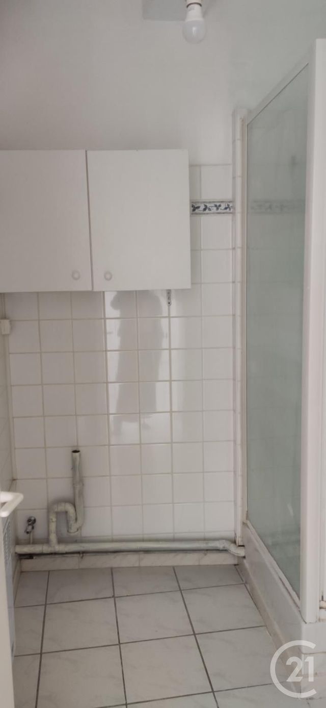 Appartement F3 &agrave; louer - 3 pi&egrave;ces - 65,17 m2 - Trets - 13 - PROVENCE-ALPES-COTE-D-AZUR