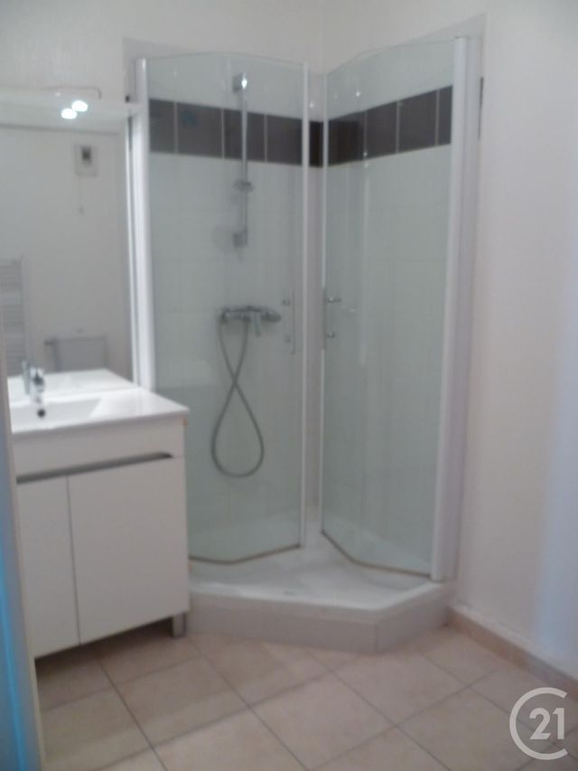 Appartement F3 &agrave; louer - 3 pi&egrave;ces - 54,71 m2 - Trets - 13 - PROVENCE-ALPES-COTE-D-AZUR