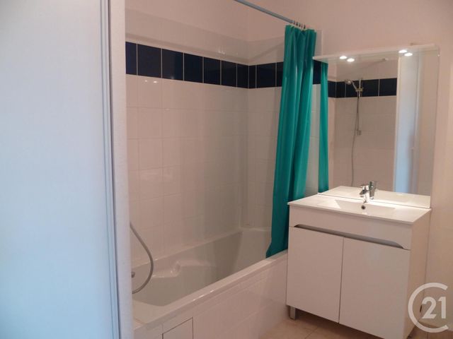 Appartement F3 &agrave; louer - 3 pi&egrave;ces - 54,71 m2 - Trets - 13 - PROVENCE-ALPES-COTE-D-AZUR