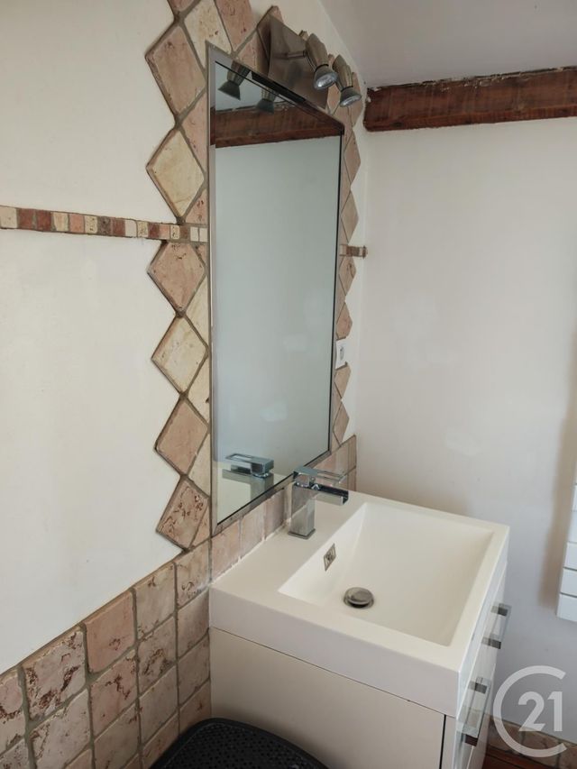 Maison &agrave; louer - 3 pi&egrave;ces - 58,23 m2 - Puyloubier - 13 - PROVENCE-ALPES-COTE-D-AZUR