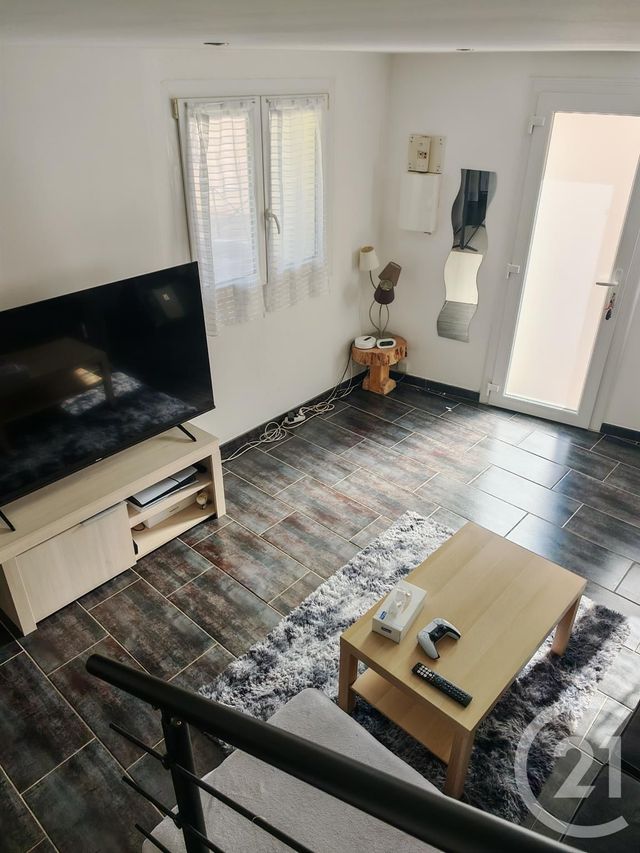 Maison &agrave; louer - 3 pi&egrave;ces - 58,23 m2 - Puyloubier - 13 - PROVENCE-ALPES-COTE-D-AZUR