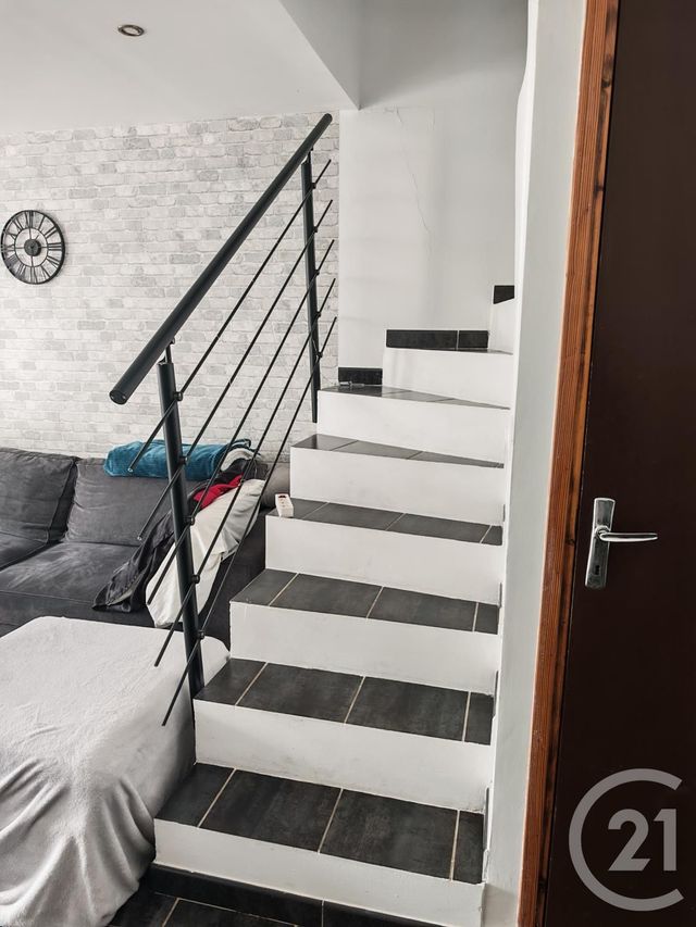 Maison &agrave; louer - 3 pi&egrave;ces - 58,23 m2 - Puyloubier - 13 - PROVENCE-ALPES-COTE-D-AZUR