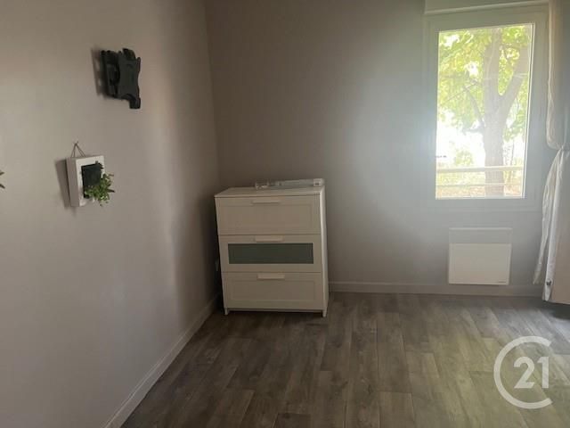 Appartement &agrave; louer - 3 pi&egrave;ces - 54,93 m2 - Brignoles - 83 - PROVENCE-ALPES-COTE-D-AZUR