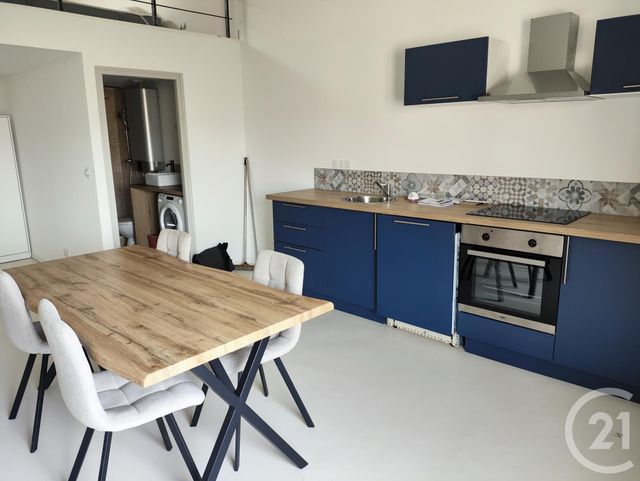 Appartement T1 &agrave; louer - 1 pi&egrave;ce - 48,20 m2 - Trets - 13 - PROVENCE-ALPES-COTE-D-AZUR