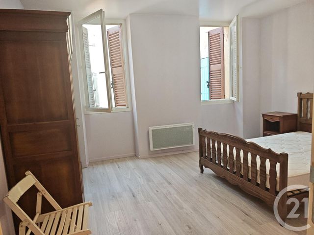 Appartement T3 &agrave; louer - 3 pi&egrave;ces - 74 m2 - Trets - 13 - PROVENCE-ALPES-COTE-D-AZUR