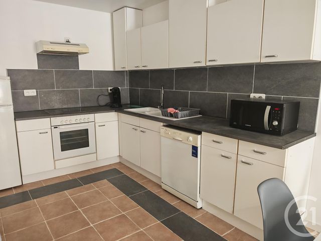 Appartement T3 &agrave; louer - 3 pi&egrave;ces - 74 m2 - Trets - 13 - PROVENCE-ALPES-COTE-D-AZUR