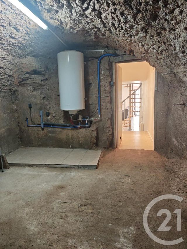 Appartement T3 &agrave; louer - 3 pi&egrave;ces - 74 m2 - Trets - 13 - PROVENCE-ALPES-COTE-D-AZUR