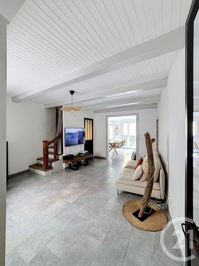 Maison &agrave; louer - 5 pi&egrave;ces - 100,75 m2 - Pourrieres - 83 - PROVENCE-ALPES-COTE-D-AZUR