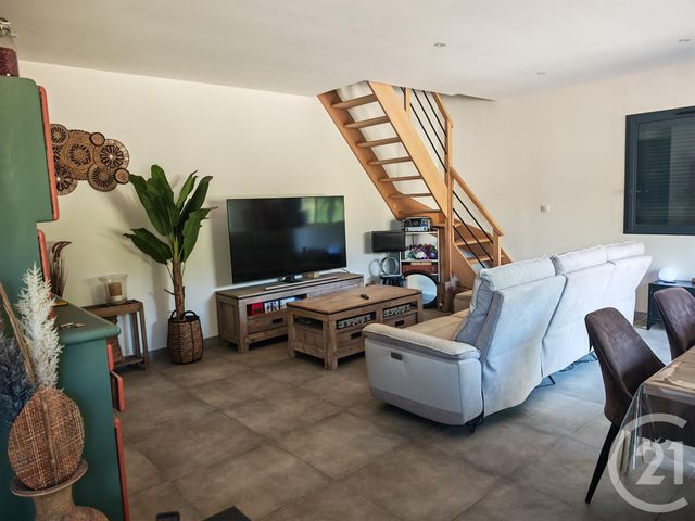 Maison &agrave; louer - 3 pi&egrave;ces - 77,50 m2 - Pourrieres - 83 - PROVENCE-ALPES-COTE-D-AZUR