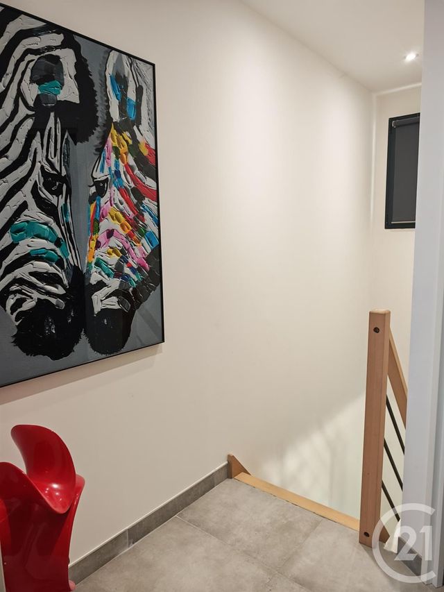 Maison &agrave; louer - 3 pi&egrave;ces - 77,50 m2 - Pourrieres - 83 - PROVENCE-ALPES-COTE-D-AZUR