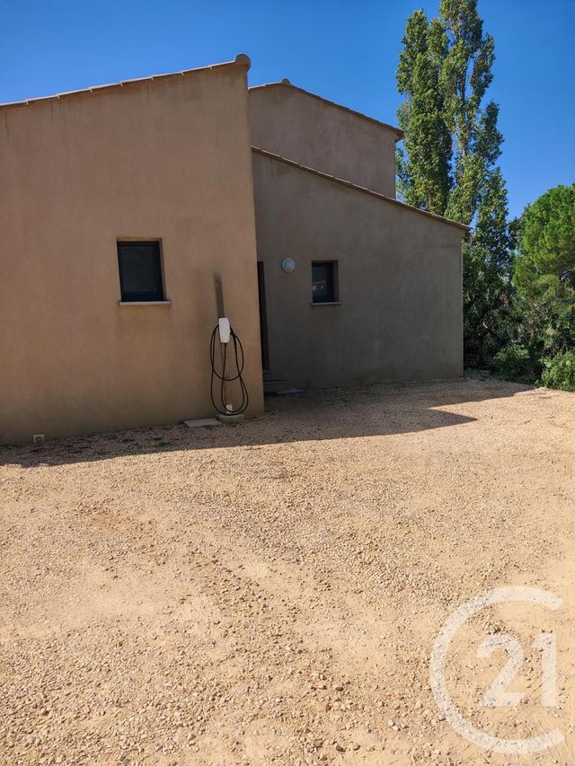 Maison &agrave; louer - 3 pi&egrave;ces - 77,50 m2 - Pourrieres - 83 - PROVENCE-ALPES-COTE-D-AZUR