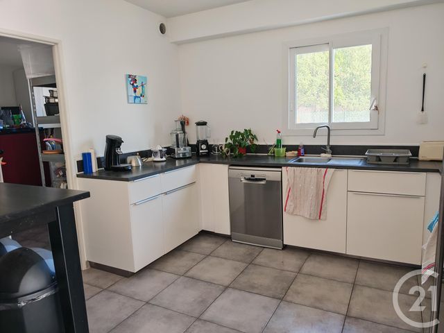 Maison &agrave; louer - 4 pi&egrave;ces - 125 m2 - Puyloubier - 13 - PROVENCE-ALPES-COTE-D-AZUR