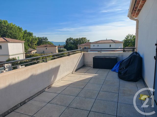Maison &agrave; louer - 4 pi&egrave;ces - 125 m2 - Puyloubier - 13 - PROVENCE-ALPES-COTE-D-AZUR