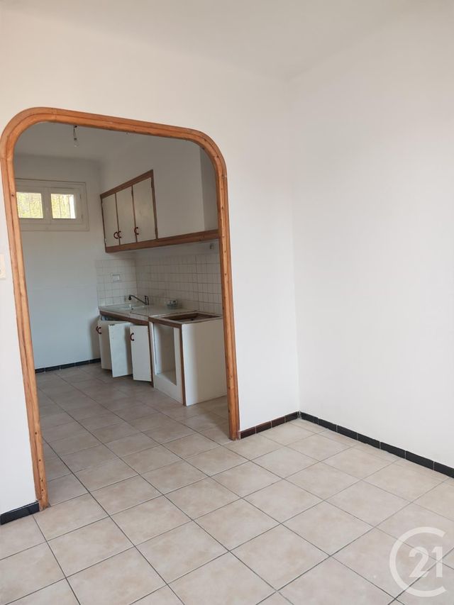 Maison &agrave; louer - 3 pi&egrave;ces - 48,45 m2 - Puyloubier - 13 - PROVENCE-ALPES-COTE-D-AZUR