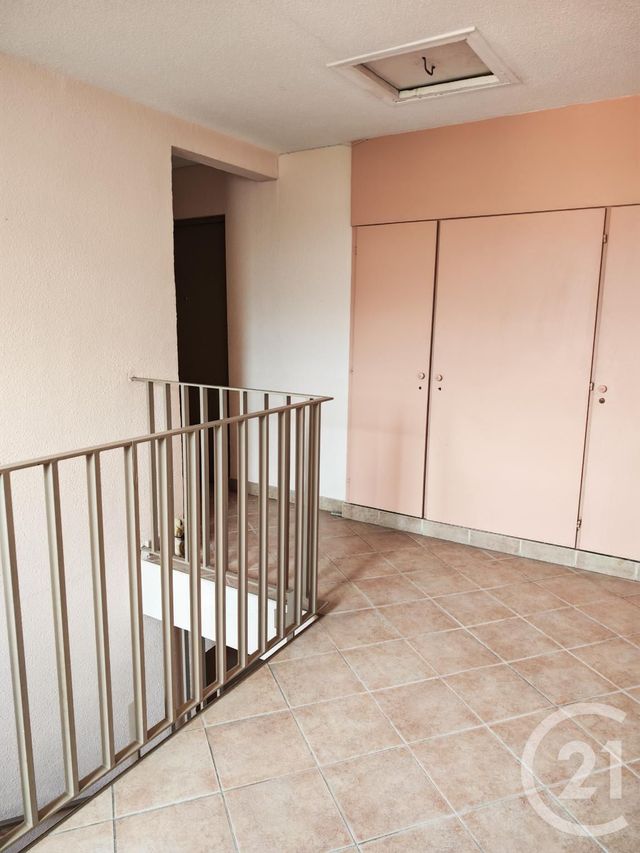 Appartement &agrave; louer - 2 pi&egrave;ces - 46,81 m2 - Trets - 13 - PROVENCE-ALPES-COTE-D-AZUR