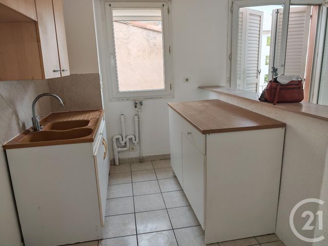 Appartement &agrave; louer - 2 pi&egrave;ces - 46,81 m2 - Trets - 13 - PROVENCE-ALPES-COTE-D-AZUR