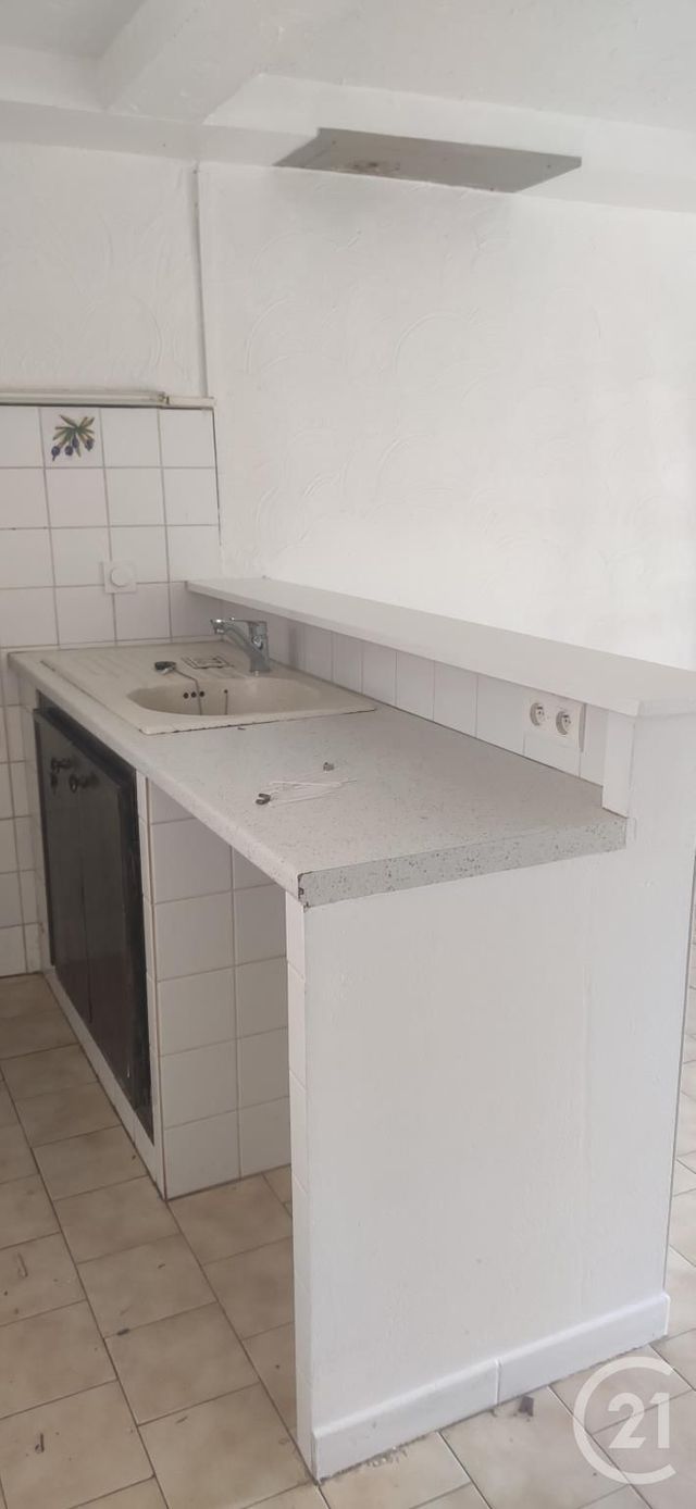 Maison &agrave; louer - 3 pi&egrave;ces - 59,50 m2 - Ollieres - 83 - PROVENCE-ALPES-COTE-D-AZUR