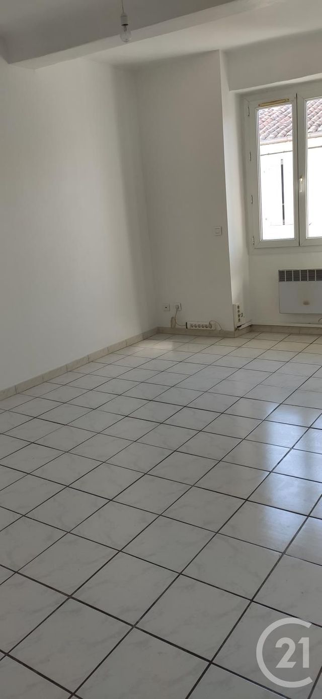 Appartement F3 &agrave; louer - 3 pi&egrave;ces - 65,17 m2 - Trets - 13 - PROVENCE-ALPES-COTE-D-AZUR
