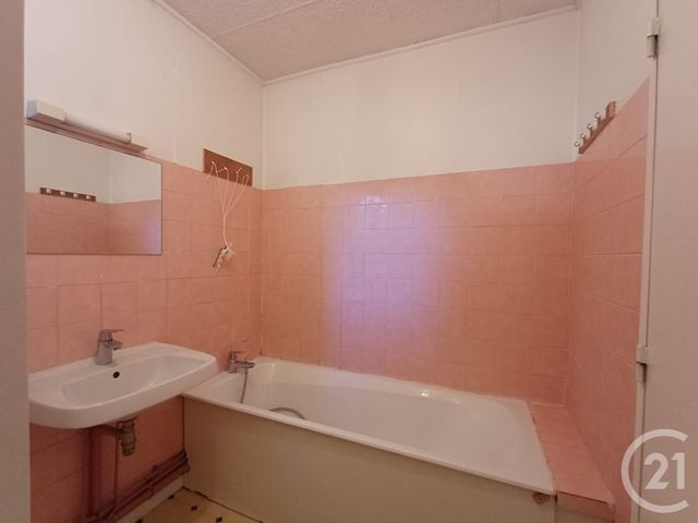 Appartement F2 à vendre - 2 pièces - 59,70 m2 - Evreux - 27 - HAUTE-NORMANDIE