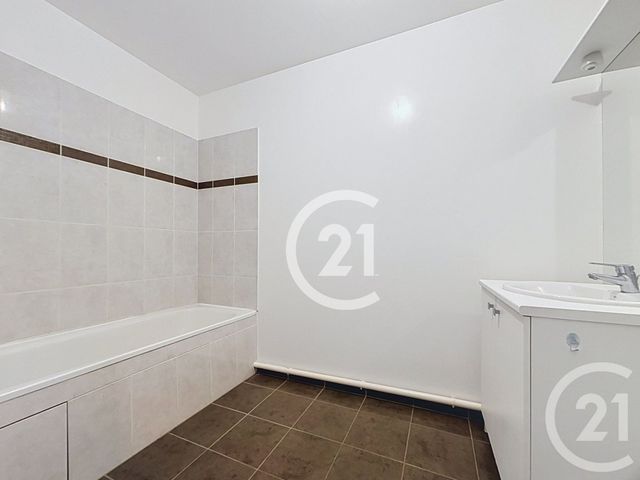 Appartement F3 &agrave; louer - 3 pi&egrave;ces - 61,69 m2 - Evreux - 27 - HAUTE-NORMANDIE
