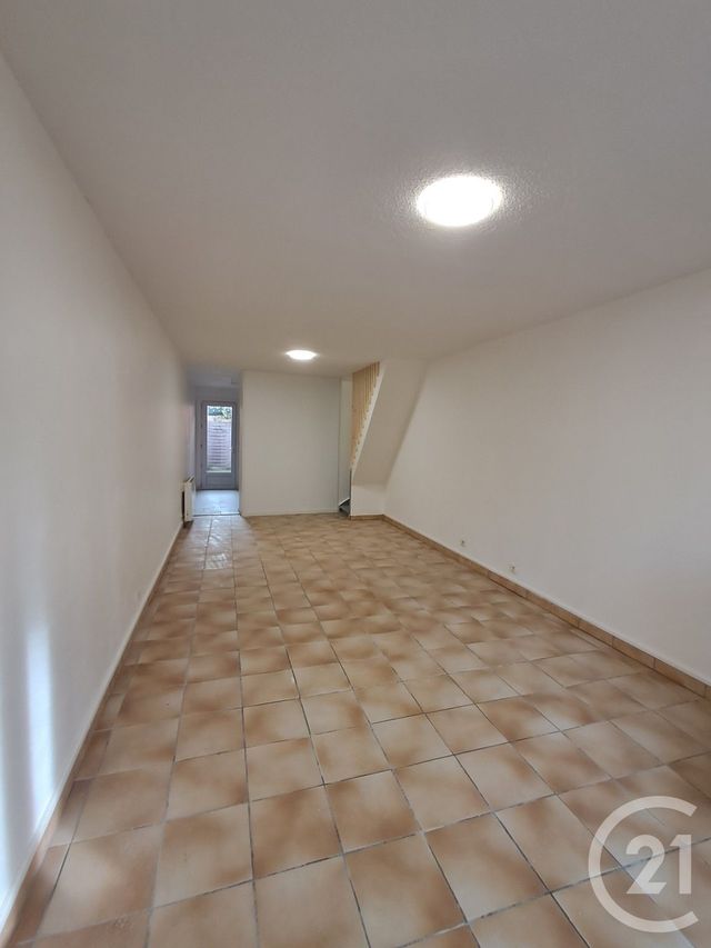 Maison à louer - 3 pièces - 62 m2 - Calais - 62 - NORD-PAS-DE-CALAIS