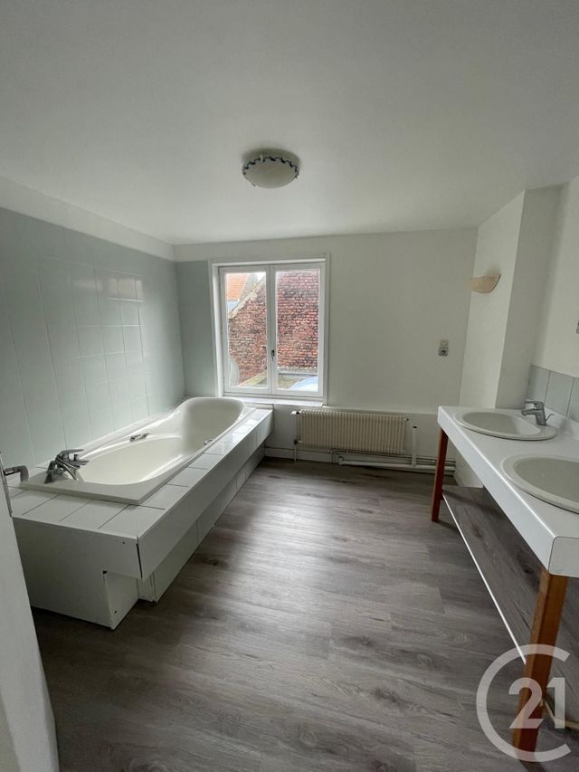 Appartement F4 &agrave; louer - 5 pi&egrave;ces - 93 m2 - Calais - 62 - NORD-PAS-DE-CALAIS