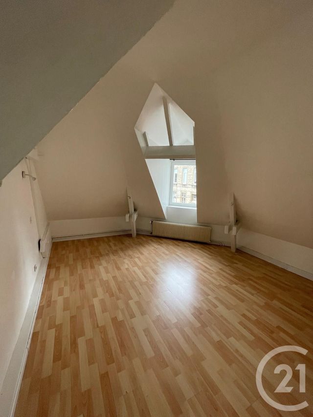Appartement F4 &agrave; louer - 5 pi&egrave;ces - 93 m2 - Calais - 62 - NORD-PAS-DE-CALAIS