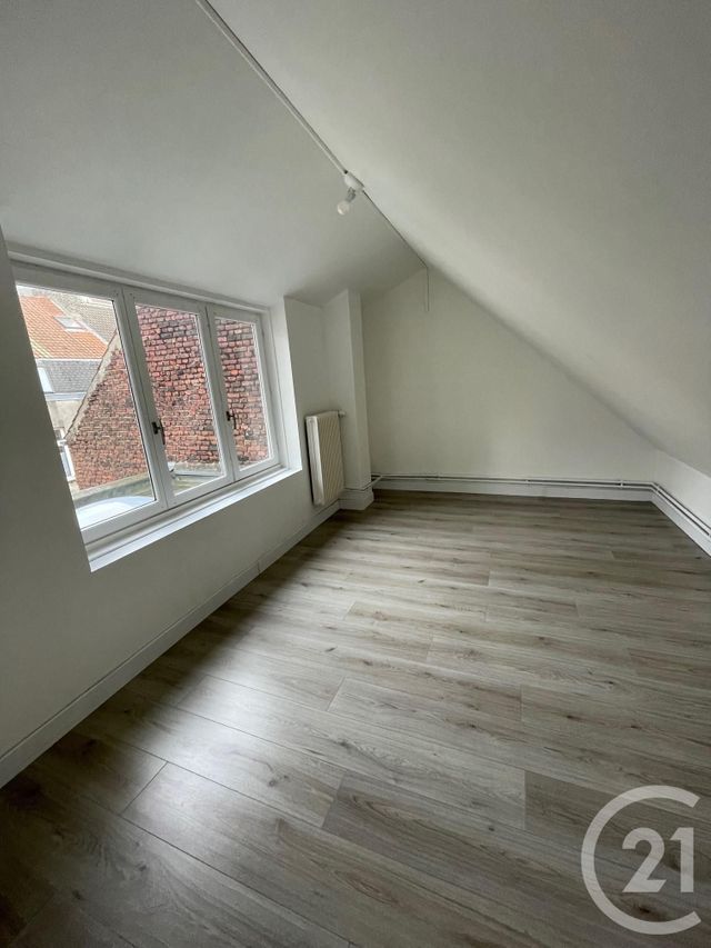 Appartement F4 &agrave; louer - 5 pi&egrave;ces - 93 m2 - Calais - 62 - NORD-PAS-DE-CALAIS