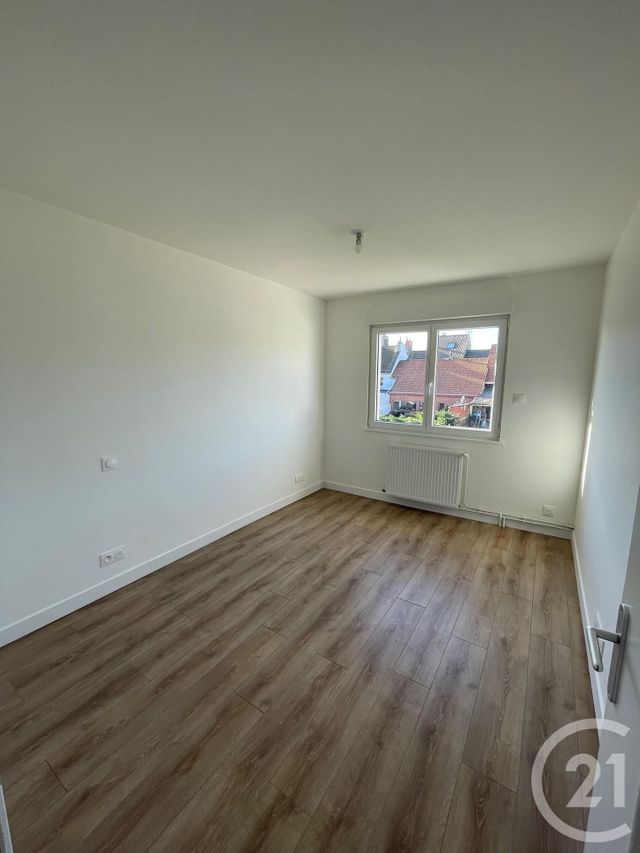 Maison &agrave; louer - 4 pi&egrave;ces - 76,36 m2 - Calais - 62 - NORD-PAS-DE-CALAIS