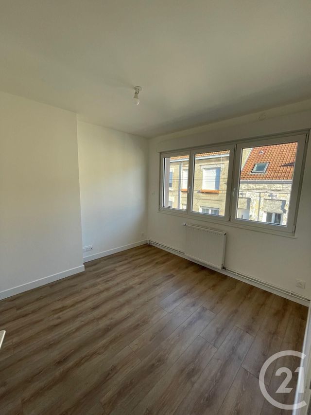 Maison &agrave; louer - 4 pi&egrave;ces - 76,36 m2 - Calais - 62 - NORD-PAS-DE-CALAIS