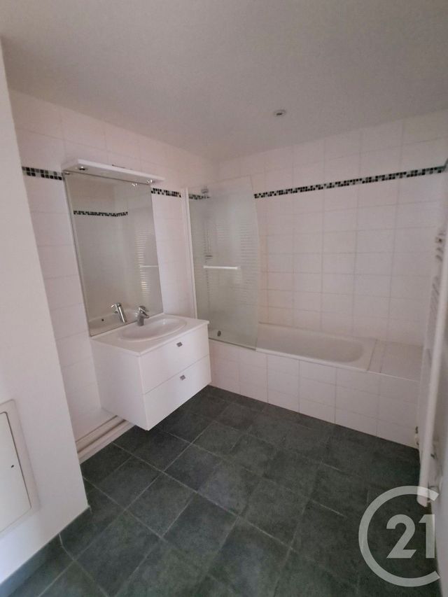 Appartement F2 &agrave; louer - 2 pi&egrave;ces - 61 m2 - Calais - 62 - NORD-PAS-DE-CALAIS