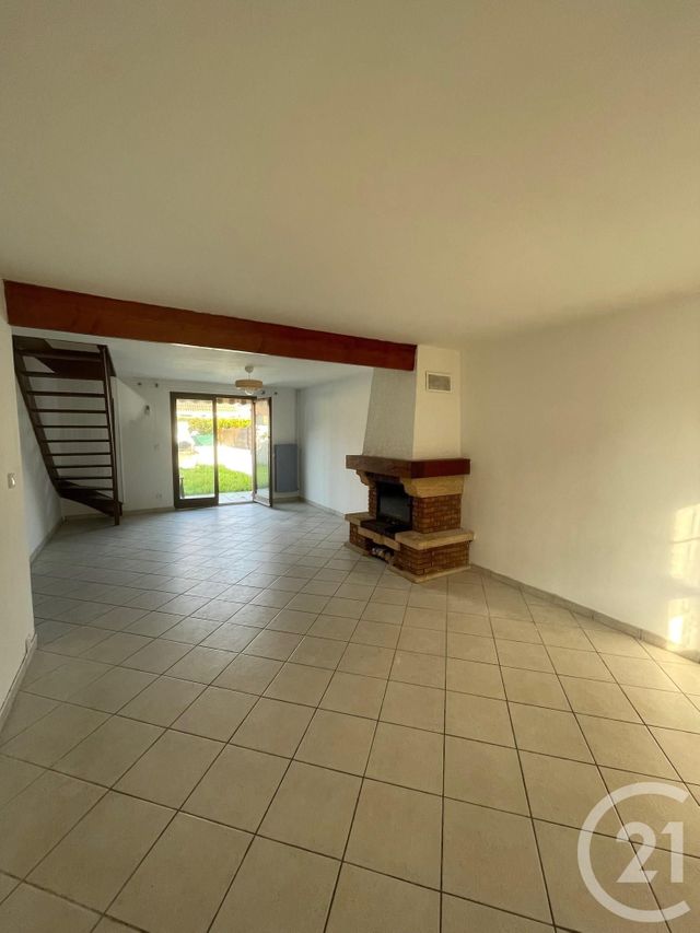 Maison &agrave; louer - 4 pi&egrave;ces - 74,18 m2 - Calais - 62 - NORD-PAS-DE-CALAIS