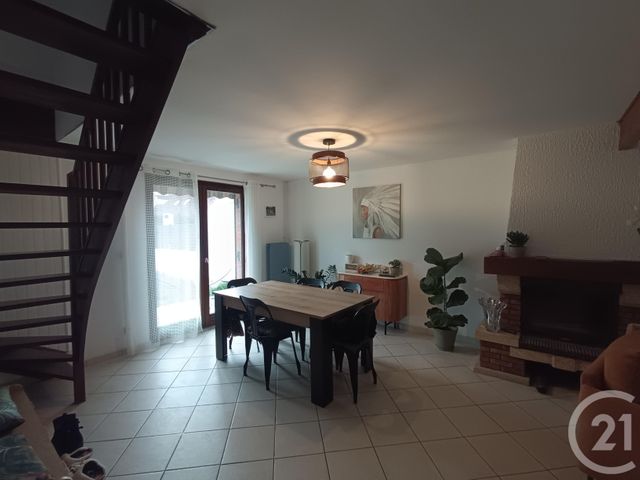 Maison &agrave; louer - 4 pi&egrave;ces - 74,18 m2 - Calais - 62 - NORD-PAS-DE-CALAIS