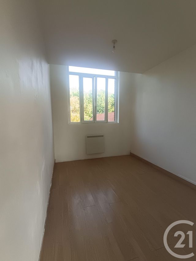 Appartement &agrave; louer - 5 pi&egrave;ces - 77,21 m2 - Caffiers - 62 - NORD-PAS-DE-CALAIS