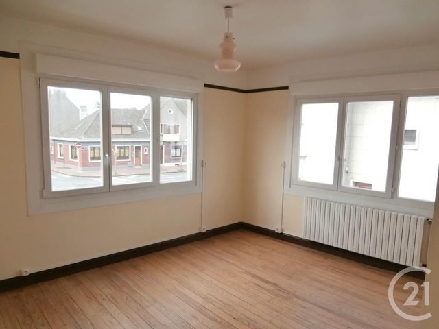 Maison &agrave; louer - 4 pi&egrave;ces - 100,04 m2 - Calais - 62 - NORD-PAS-DE-CALAIS