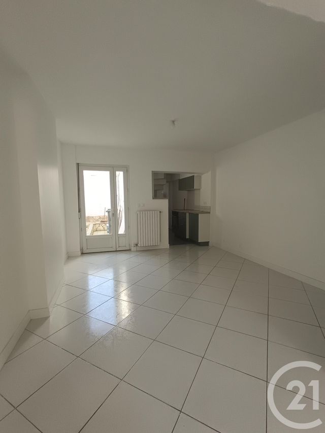 Maison &agrave; louer - 4 pi&egrave;ces - 69,61 m2 - Calais - 62 - NORD-PAS-DE-CALAIS