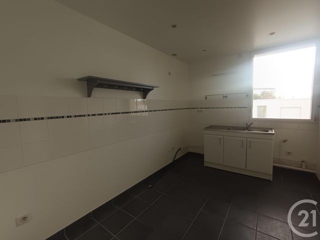 Appartement F3 &agrave; louer - 2 pi&egrave;ces - 82,91 m2 - Calais - 62 - NORD-PAS-DE-CALAIS