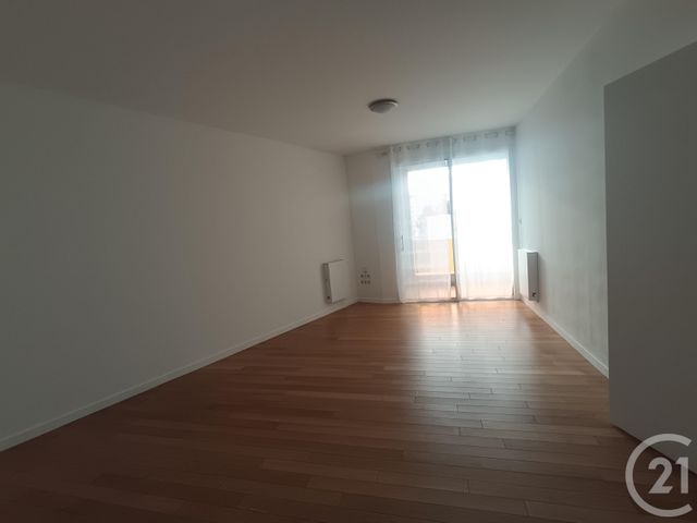 Appartement F3 &agrave; louer - 2 pi&egrave;ces - 82,91 m2 - Calais - 62 - NORD-PAS-DE-CALAIS