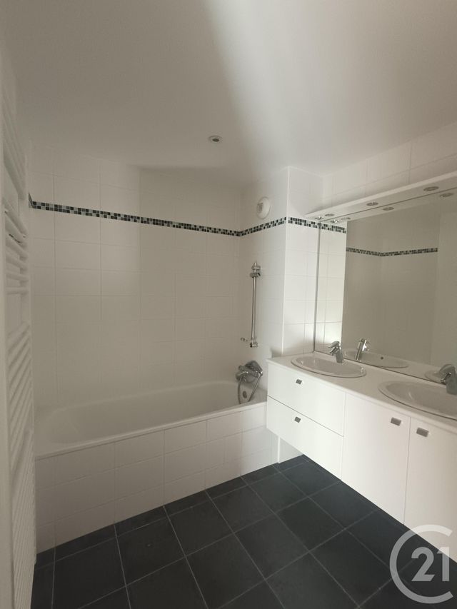 Appartement F3 &agrave; louer - 2 pi&egrave;ces - 82,91 m2 - Calais - 62 - NORD-PAS-DE-CALAIS