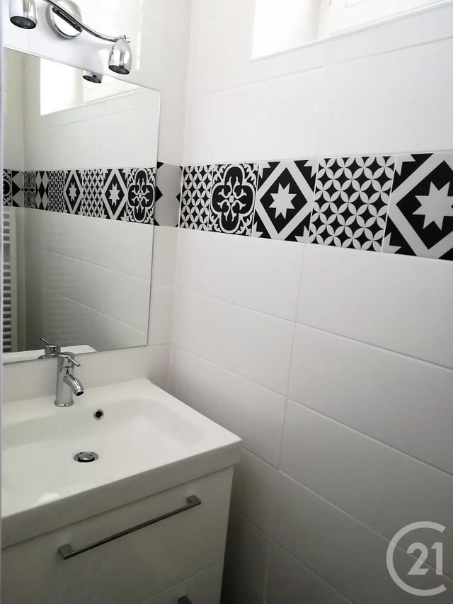 Appartement F2 à louer - 2 pièces - 44 m2 - Neuilly Sur Seine - 92 - ILE-DE-FRANCE